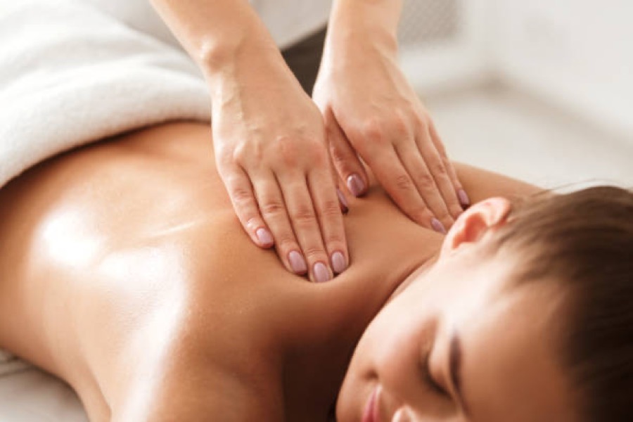 Hot stone massage treatment